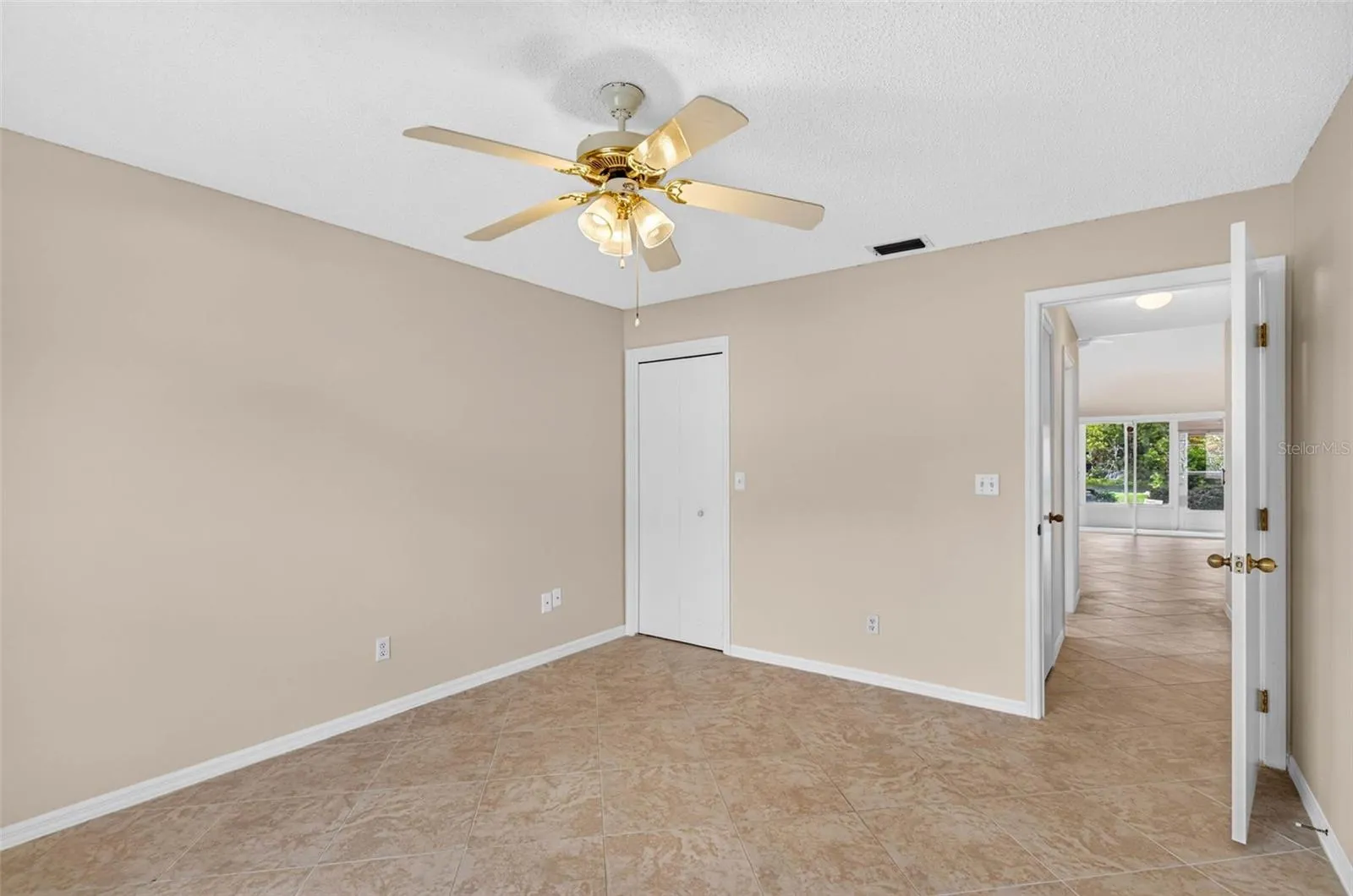 1704 TREMONT CT