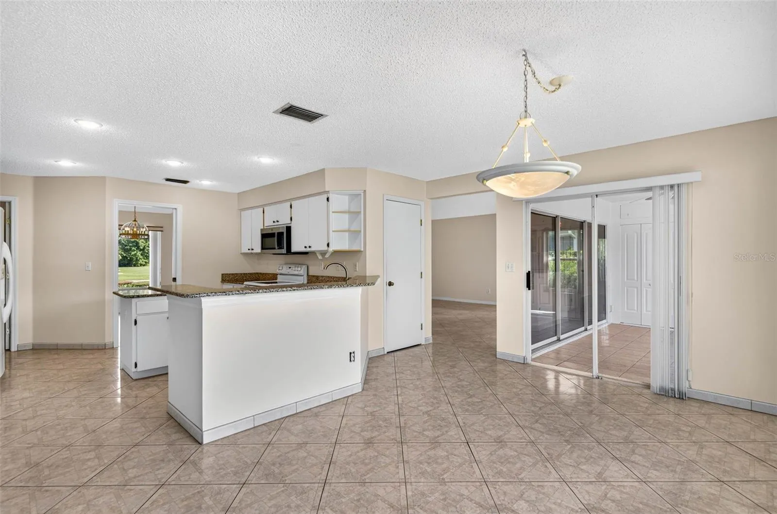 1704 TREMONT CT