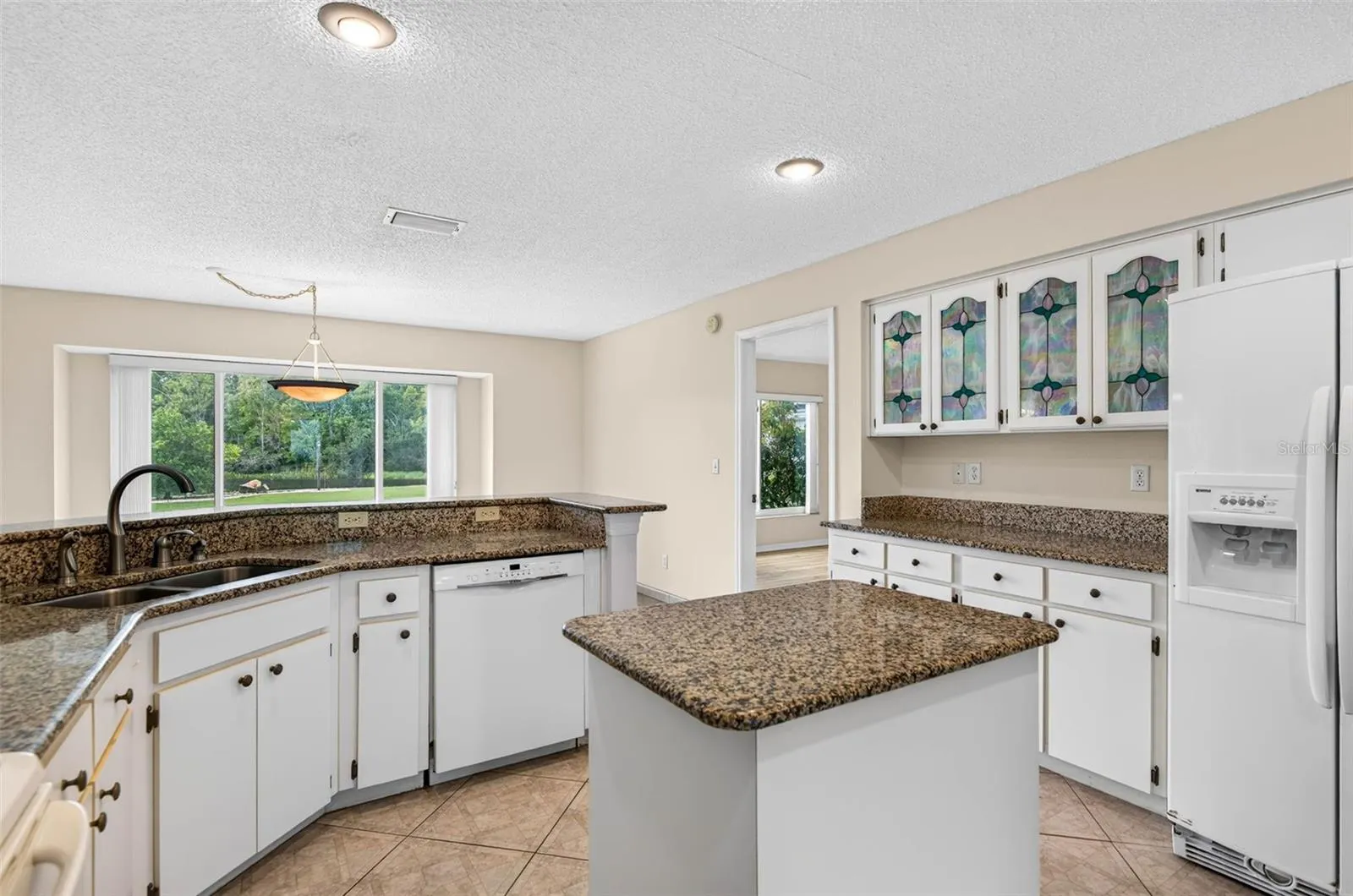 1704 TREMONT CT