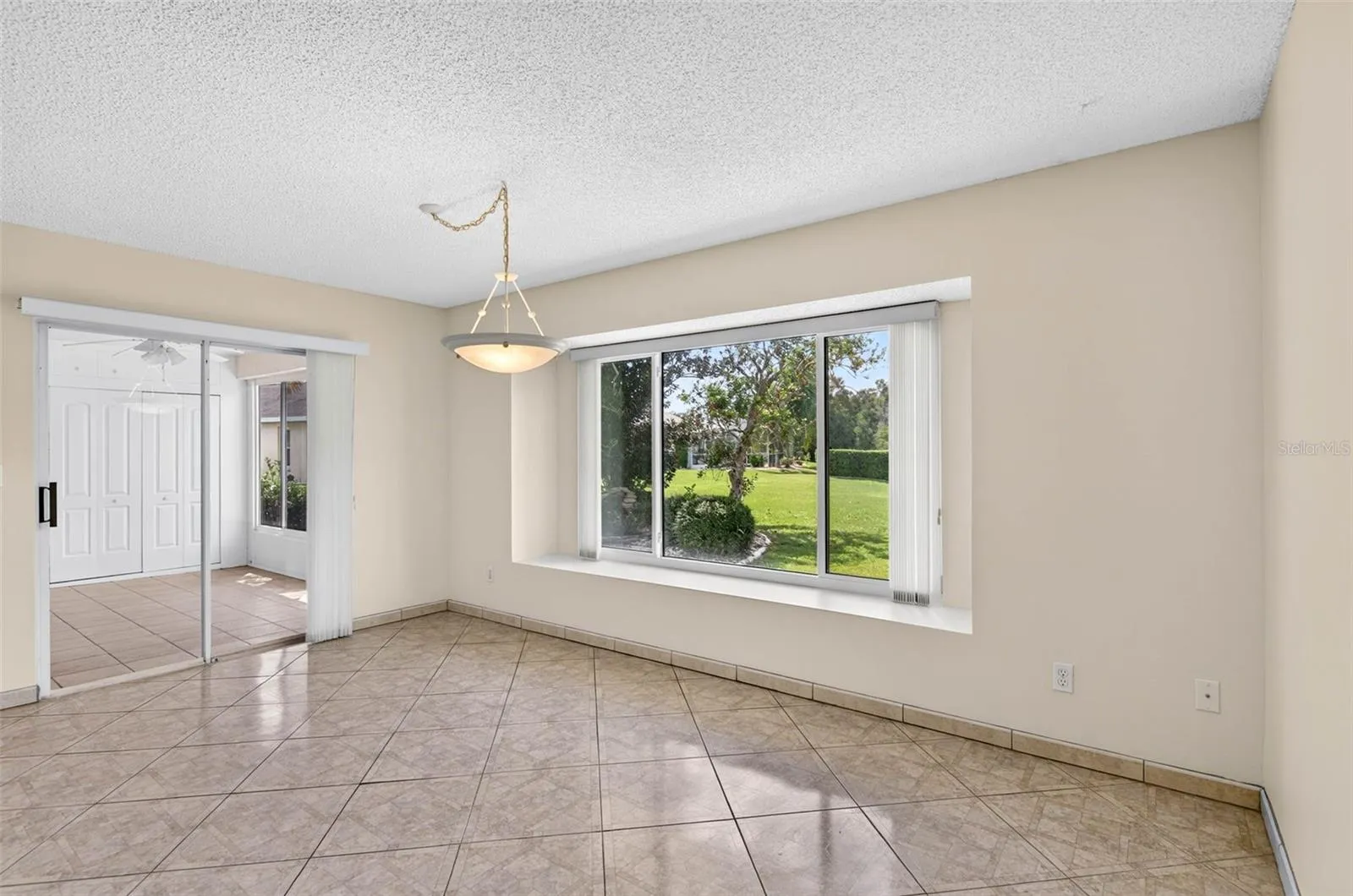 1704 TREMONT CT