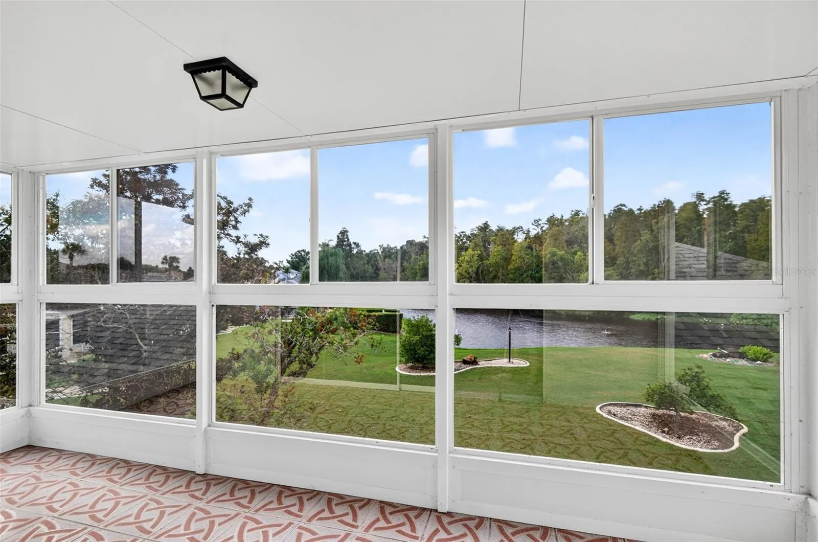 1704 TREMONT CT