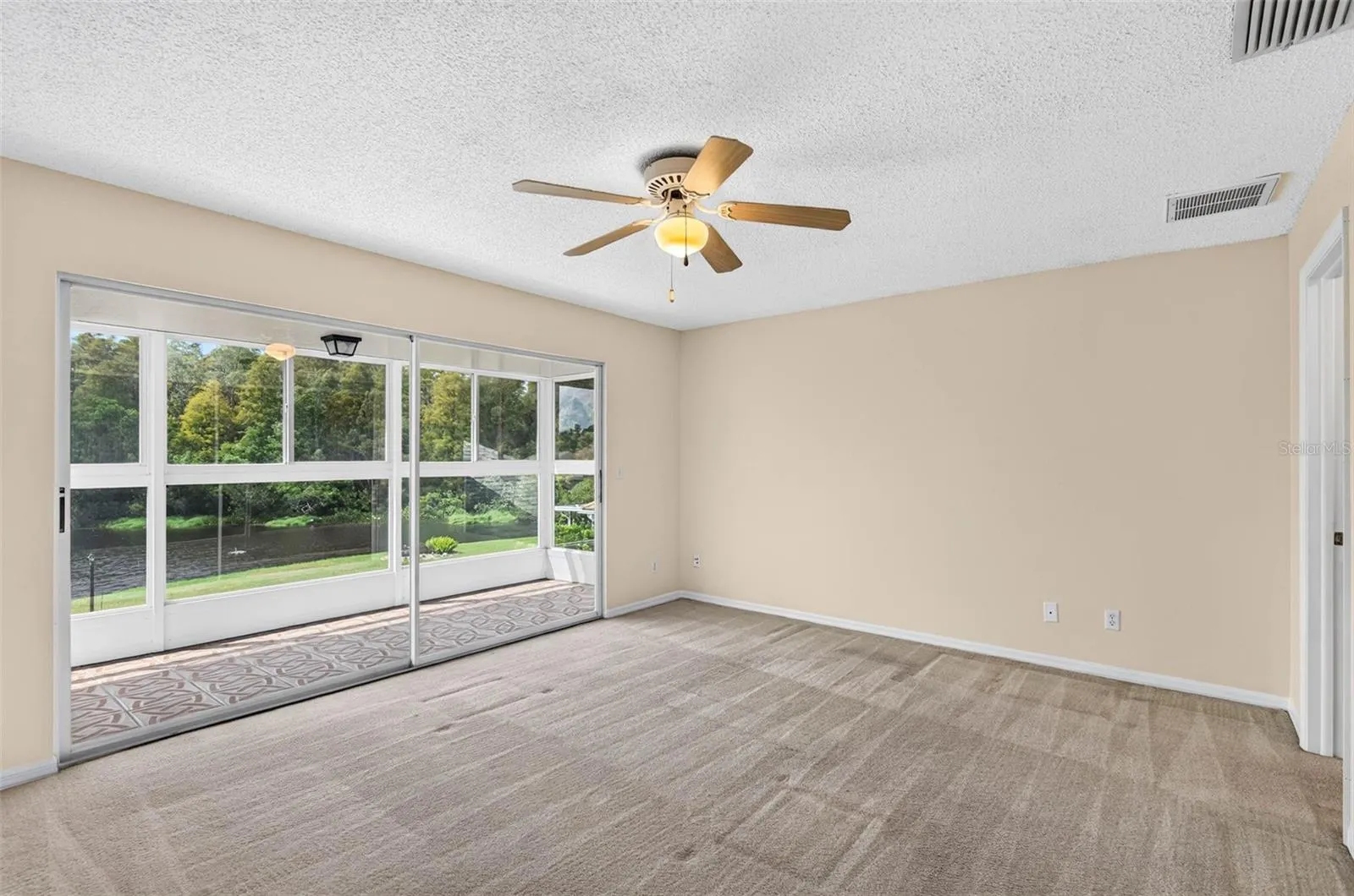 1704 TREMONT CT