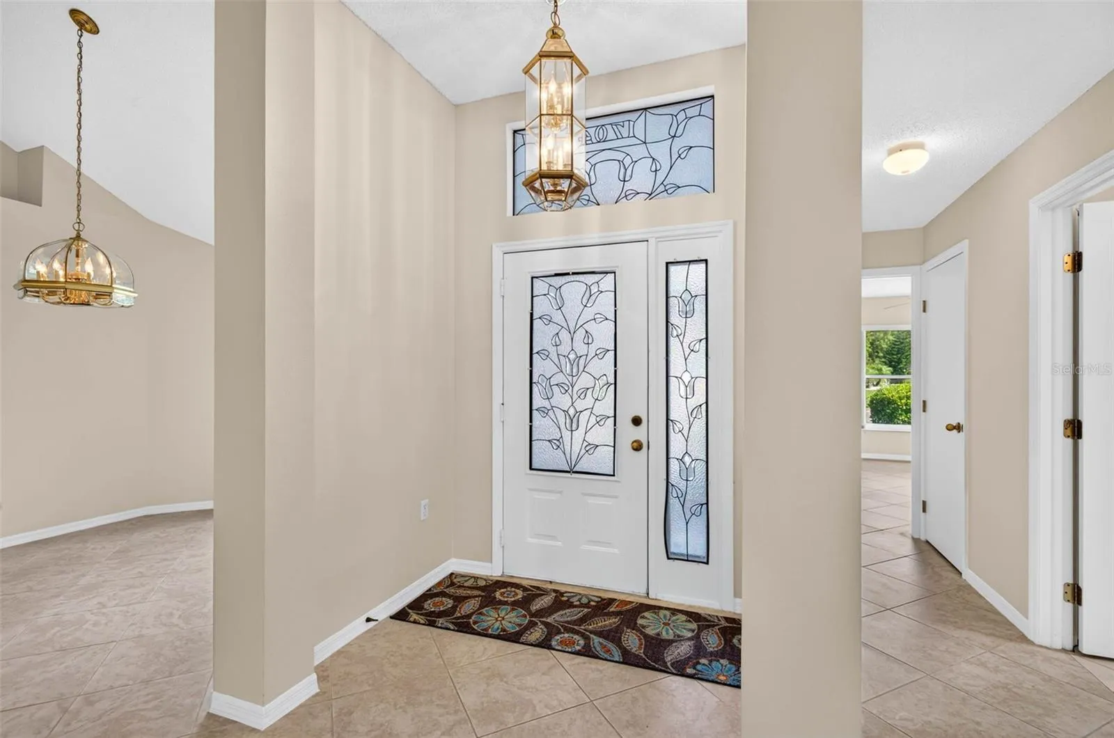 1704 TREMONT CT