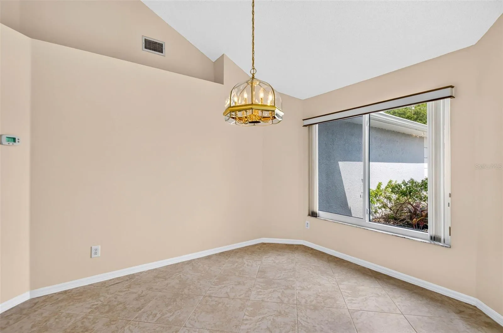1704 TREMONT CT