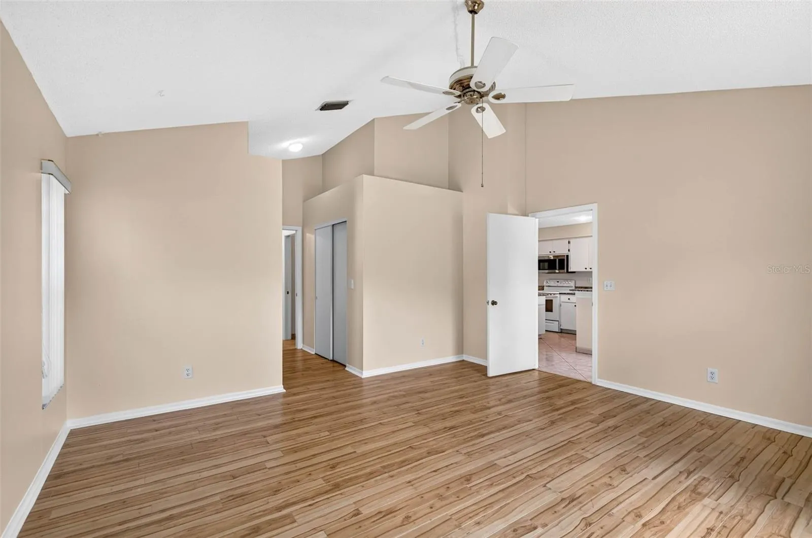 1704 TREMONT CT