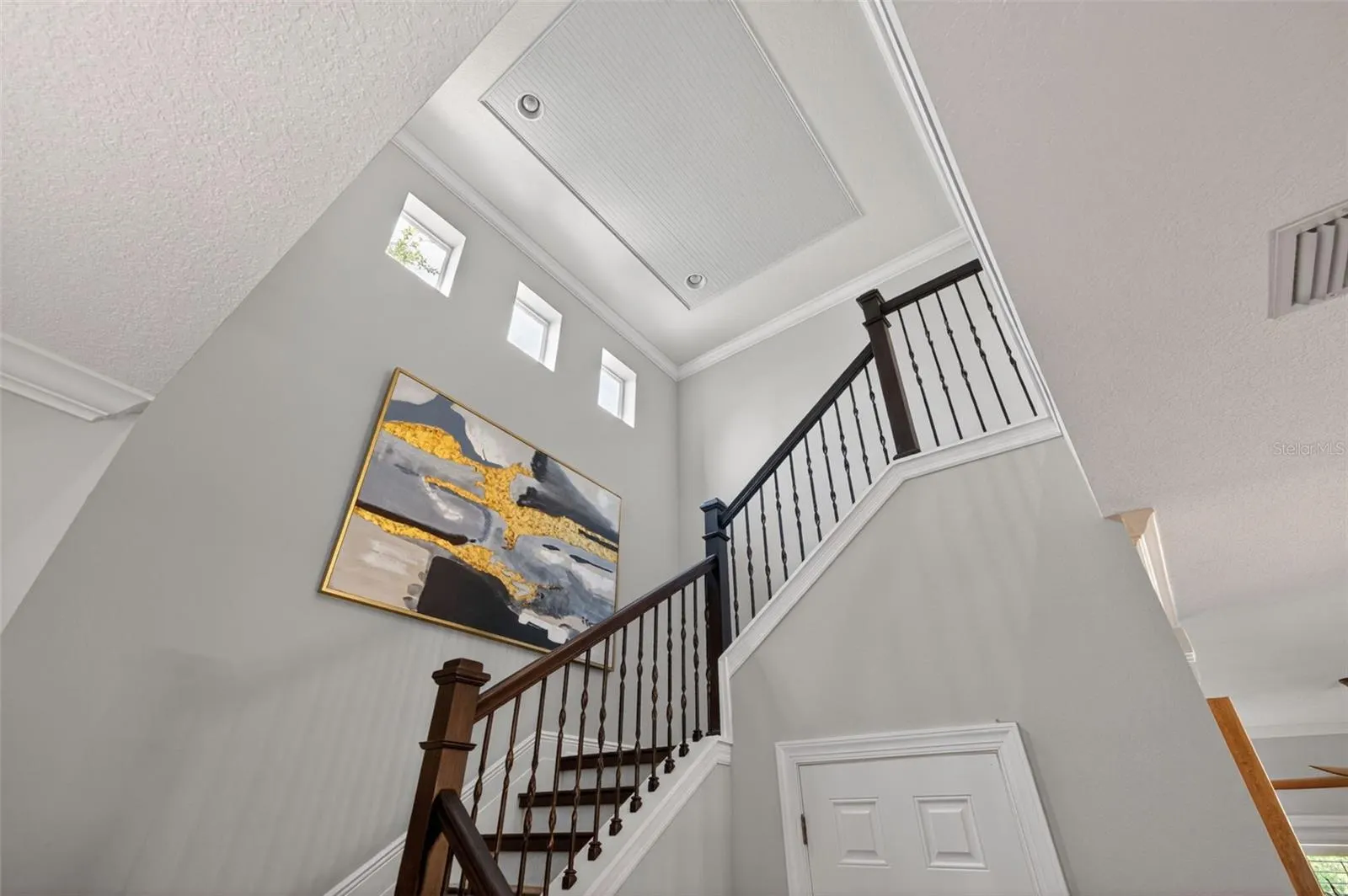 252 VALENCIA CIR