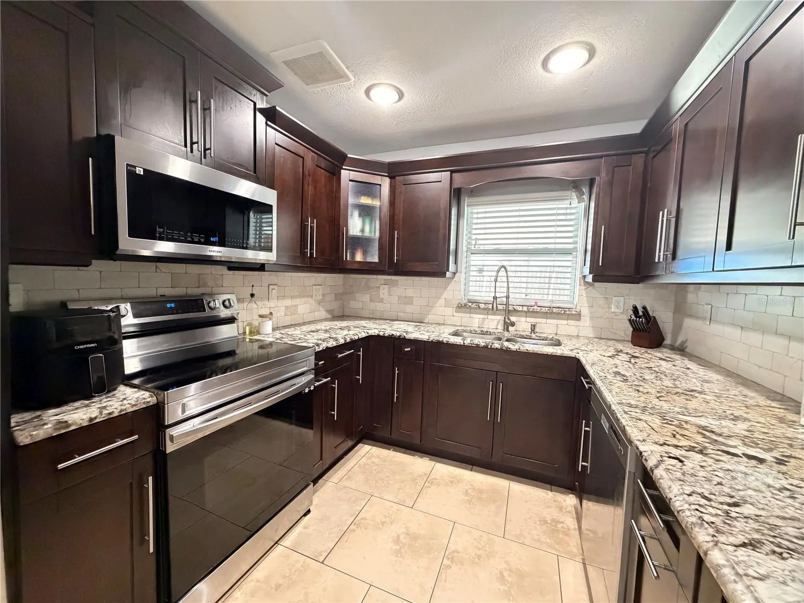 4925 ELDORADO DR