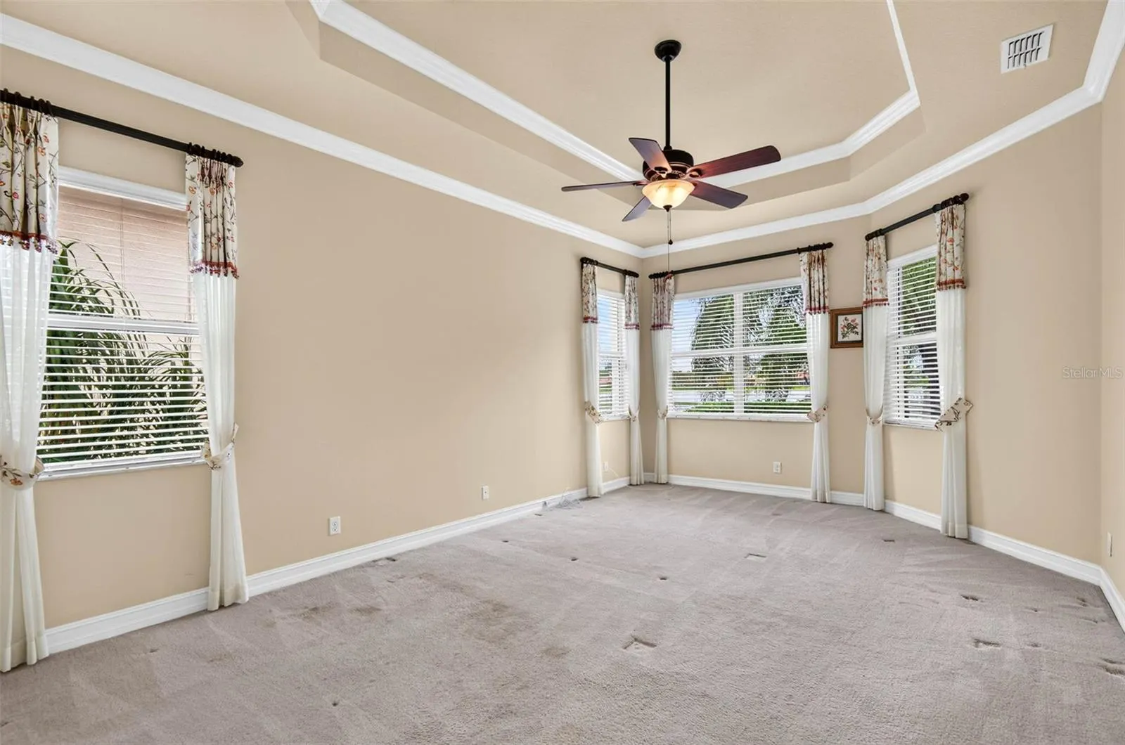 15910 GOLDEN LAKES DR