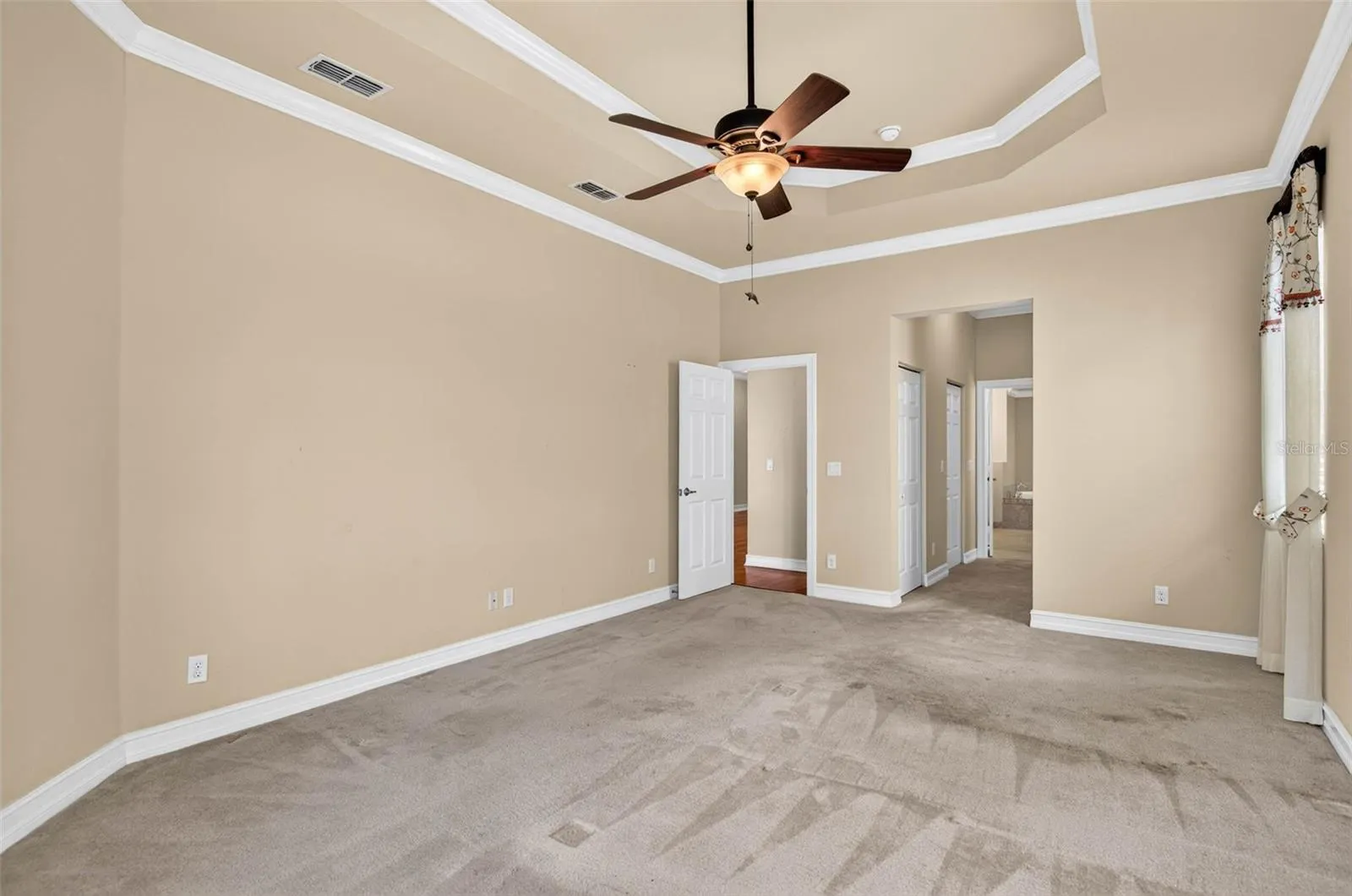 15910 GOLDEN LAKES DR