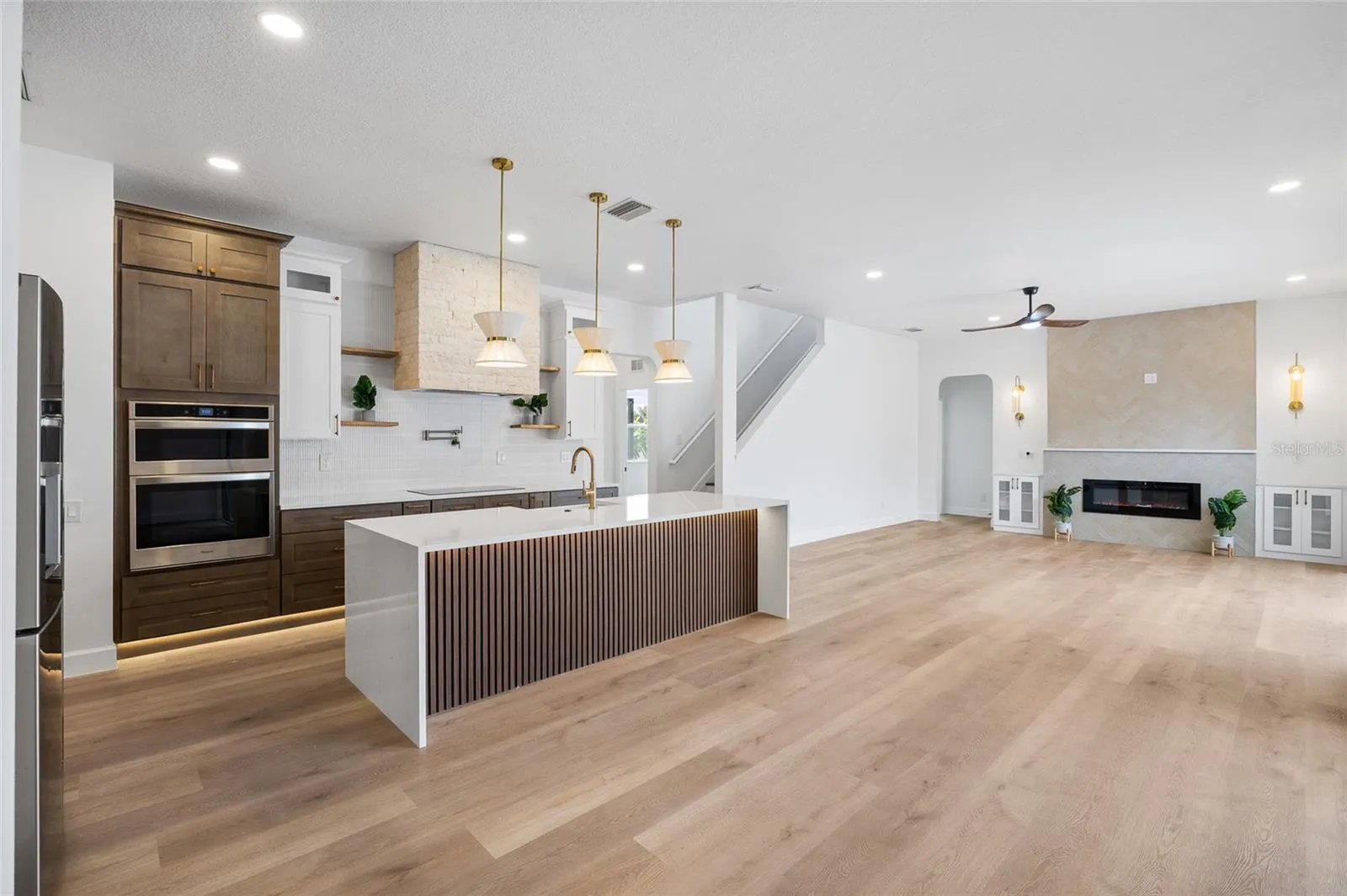 19015 FERN MEADOW LOOP