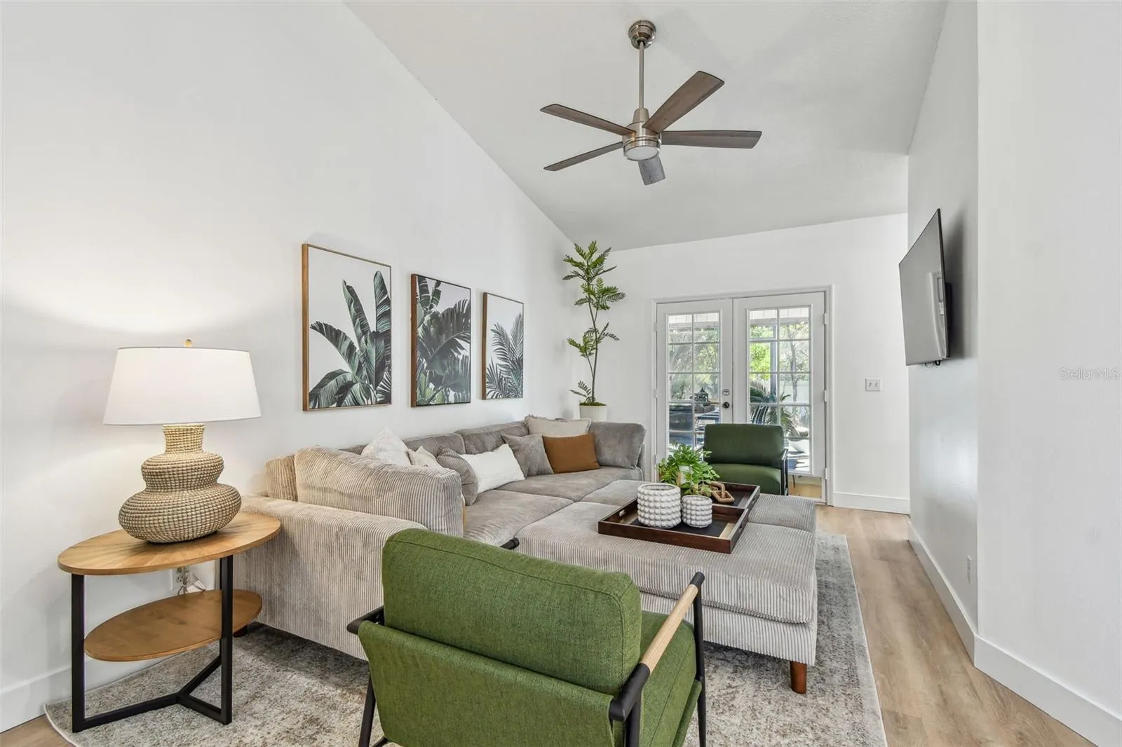 380 FERNSHIRE CT