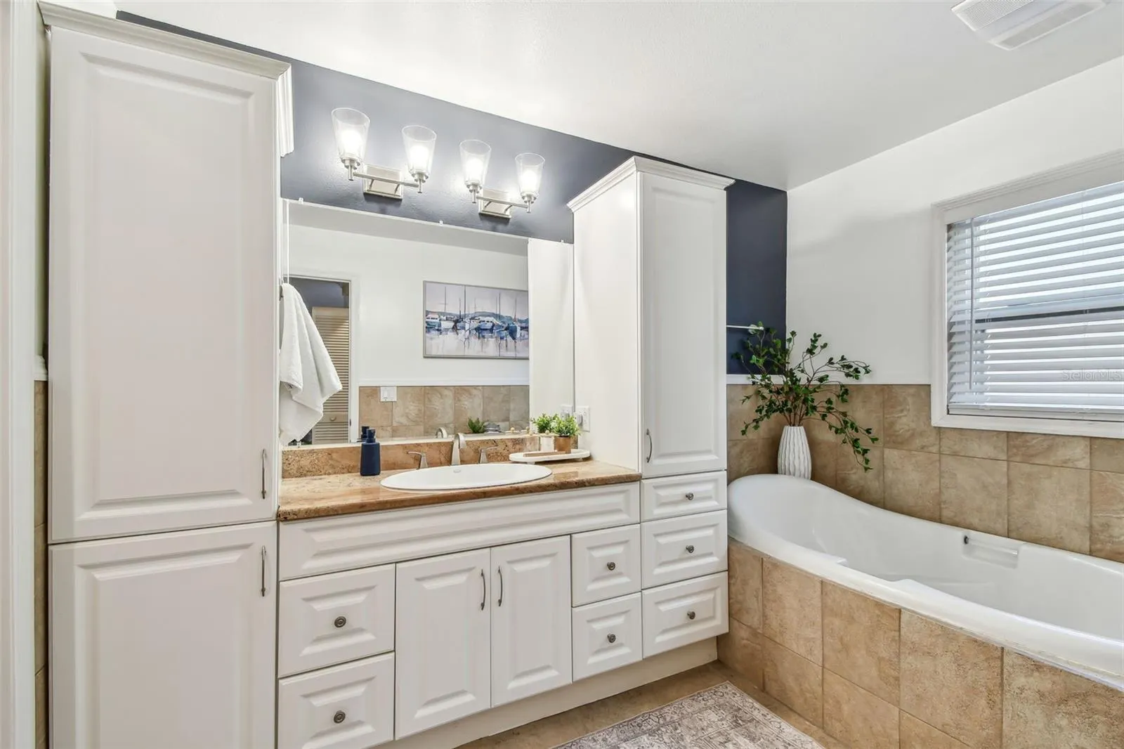 380 FERNSHIRE CT