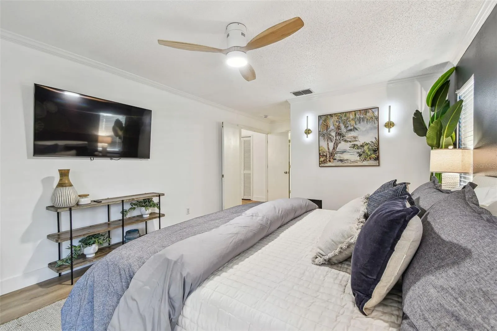 380 FERNSHIRE CT