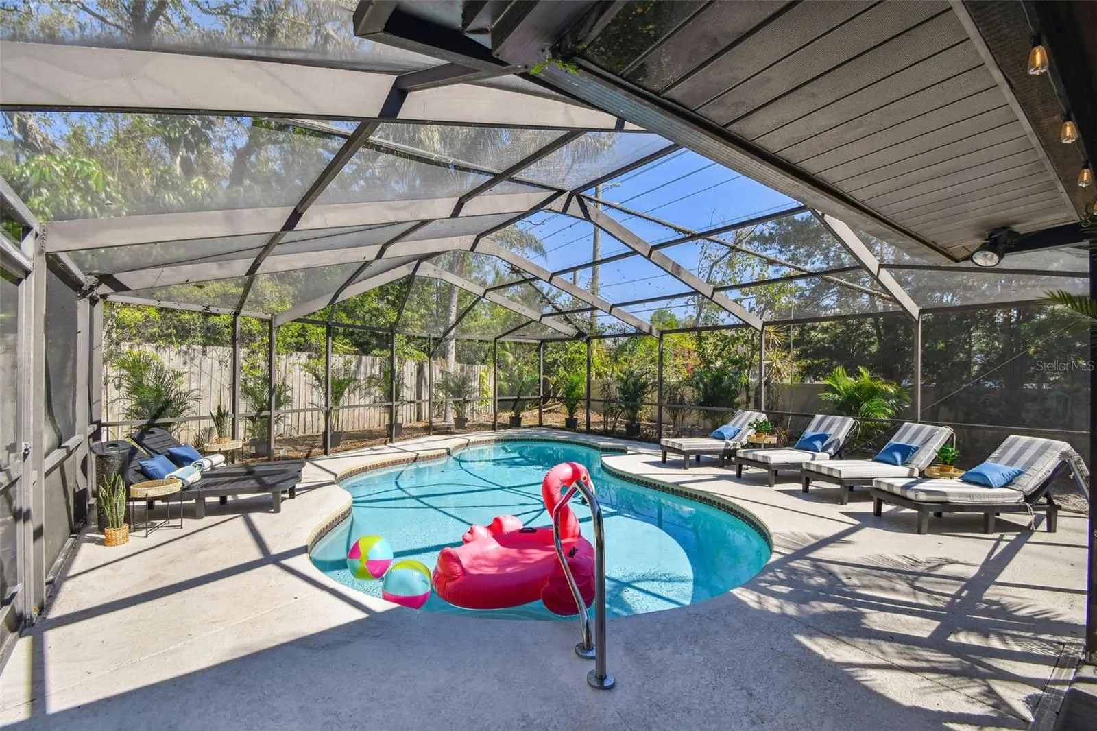 380 FERNSHIRE CT