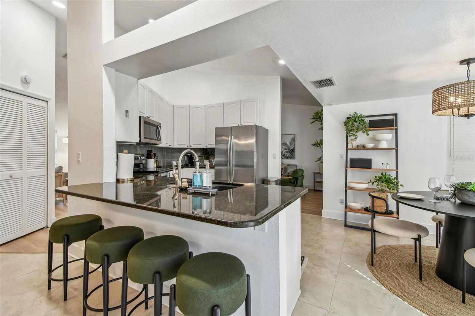 380 FERNSHIRE CT