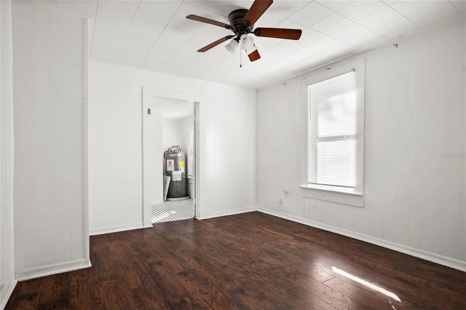 211 E CLUSTER AVE
