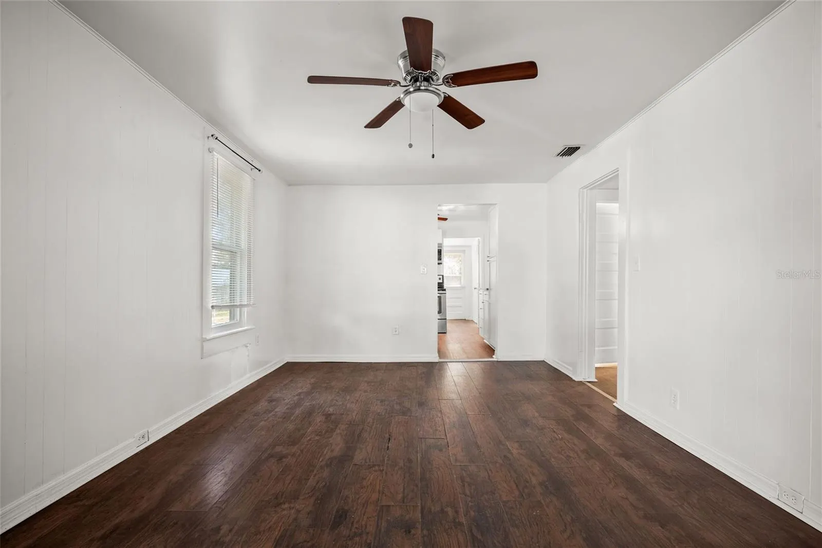 211 E CLUSTER AVE