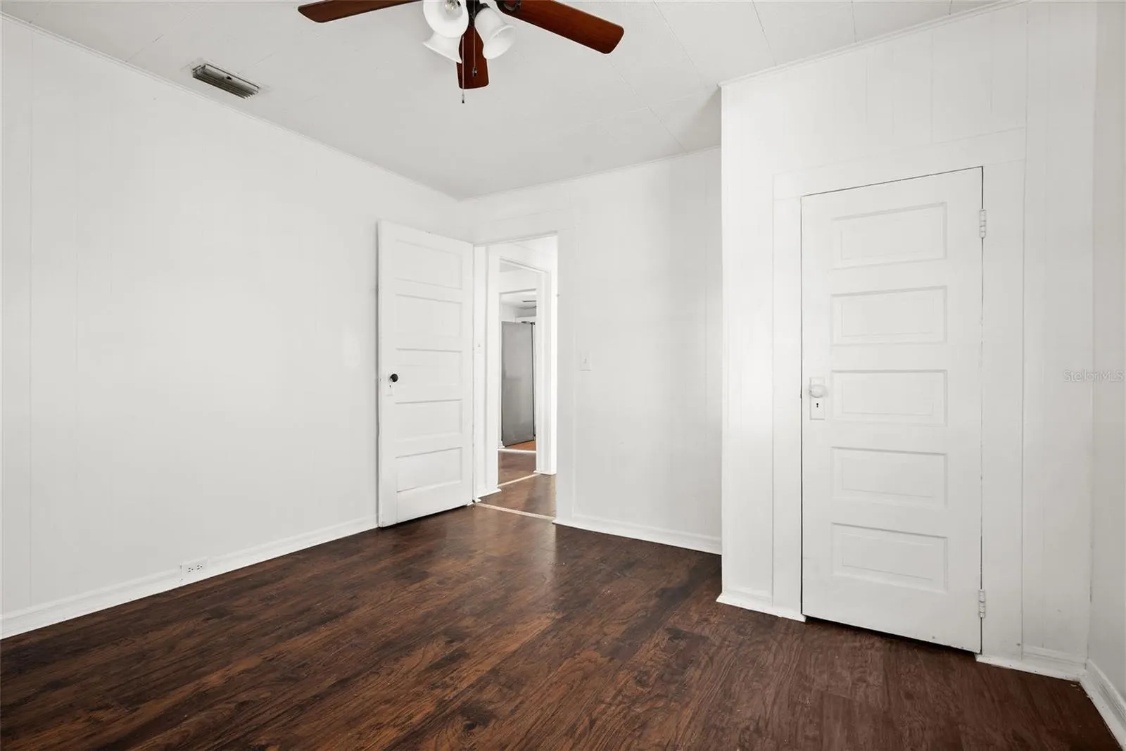 211 E CLUSTER AVE