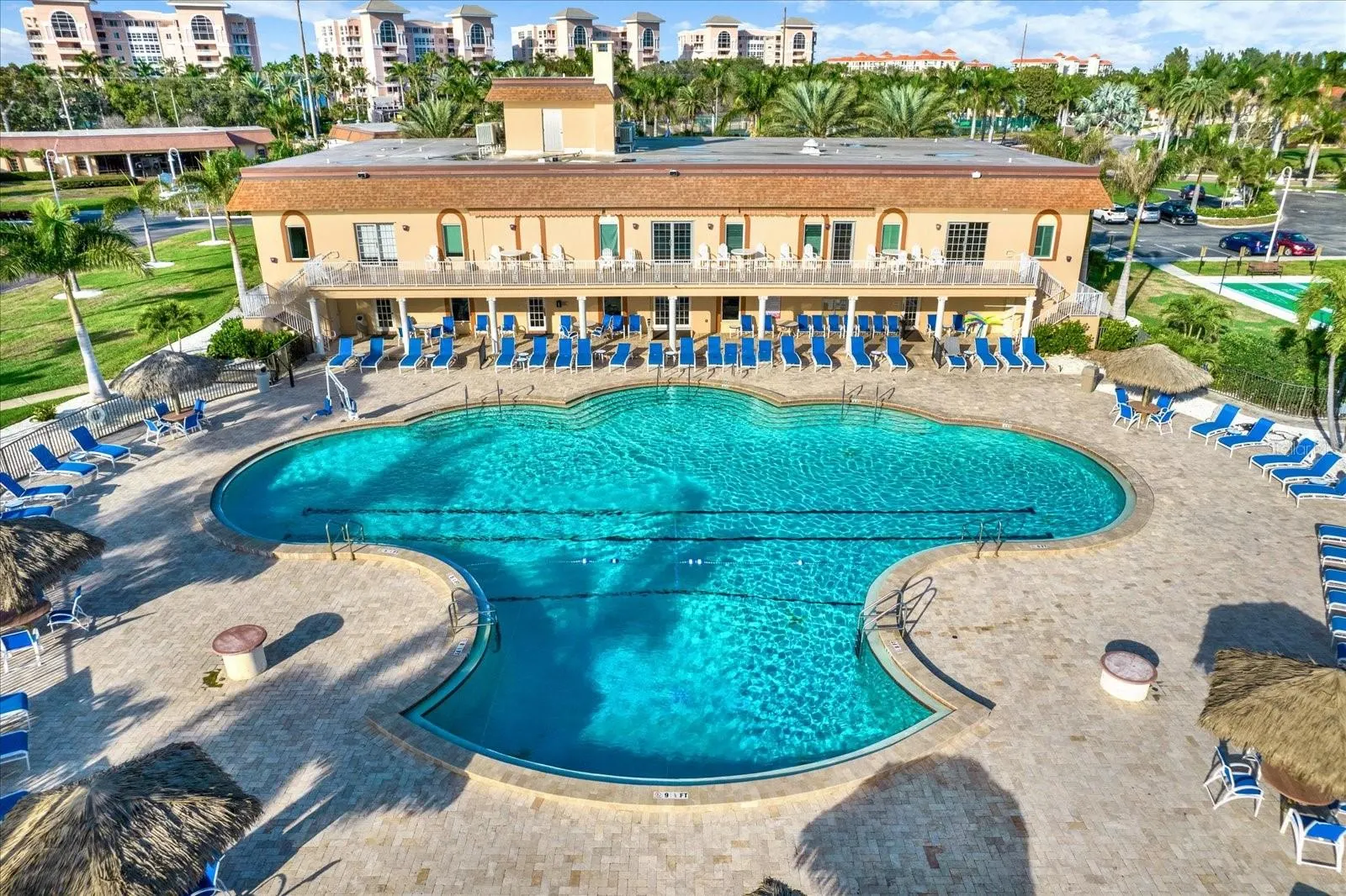 5200 BRITTANY DR S #206 #206