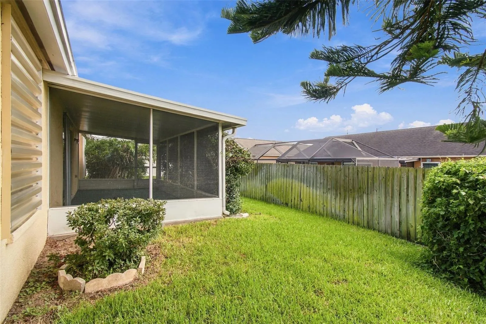 610 LAKEMONT DR