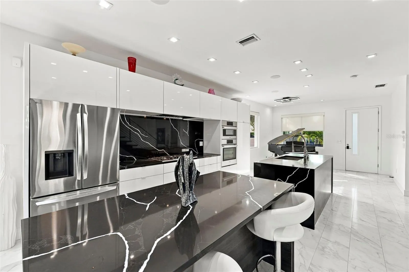 2423 2ND AVE N