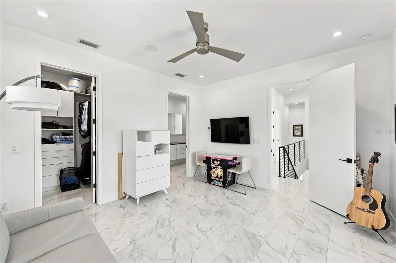 2423 2ND AVE N
