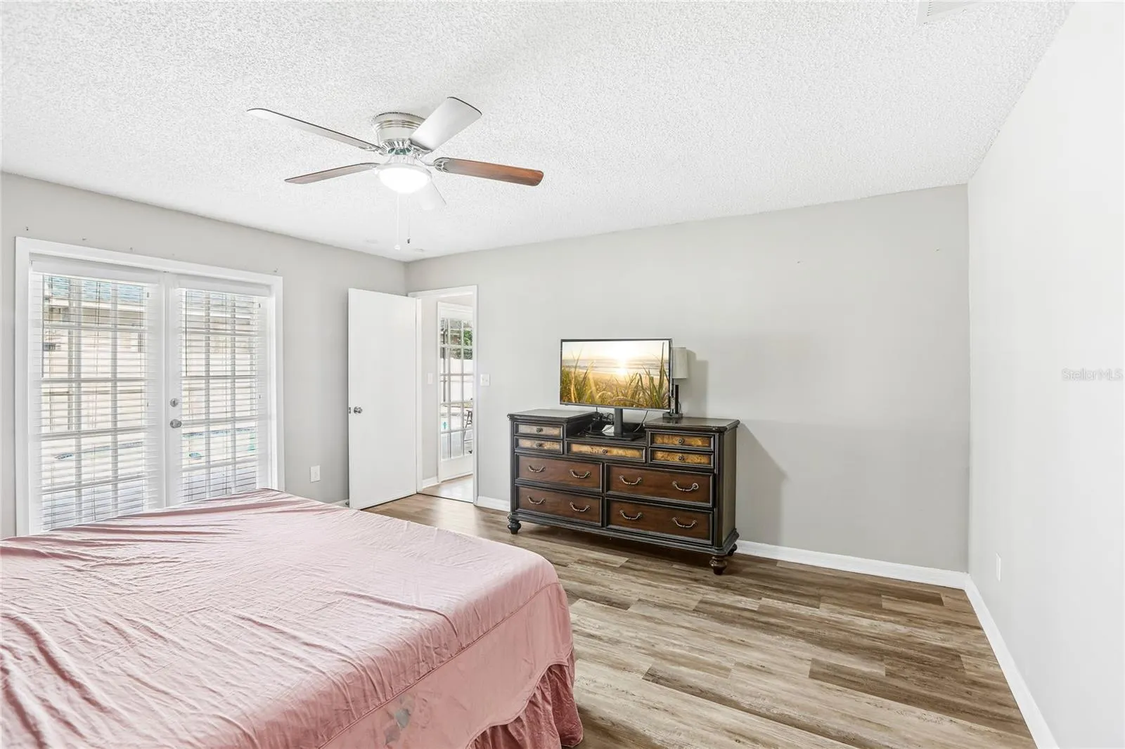 700 13TH CT SW