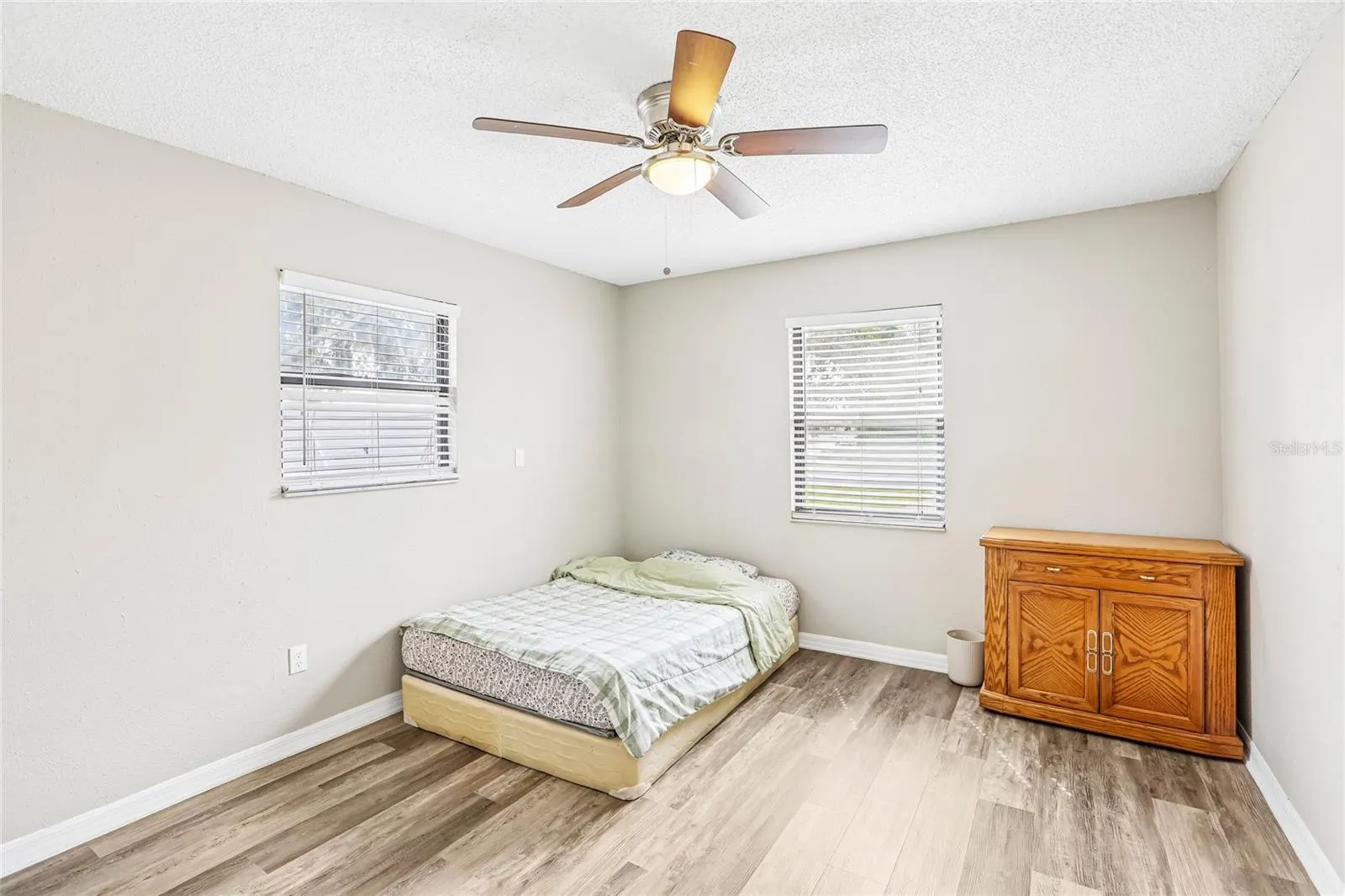 700 13TH CT SW