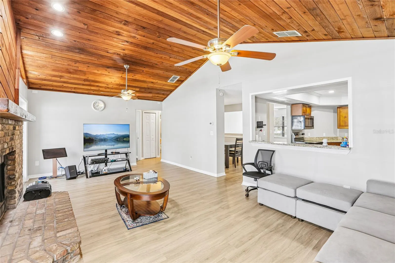 700 13TH CT SW