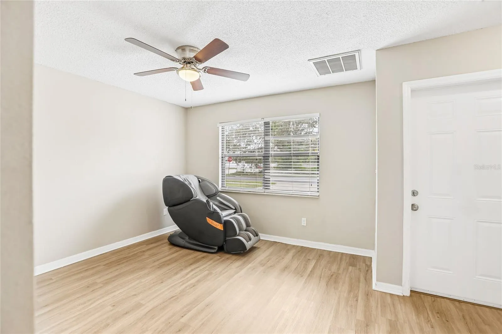 700 13TH CT SW