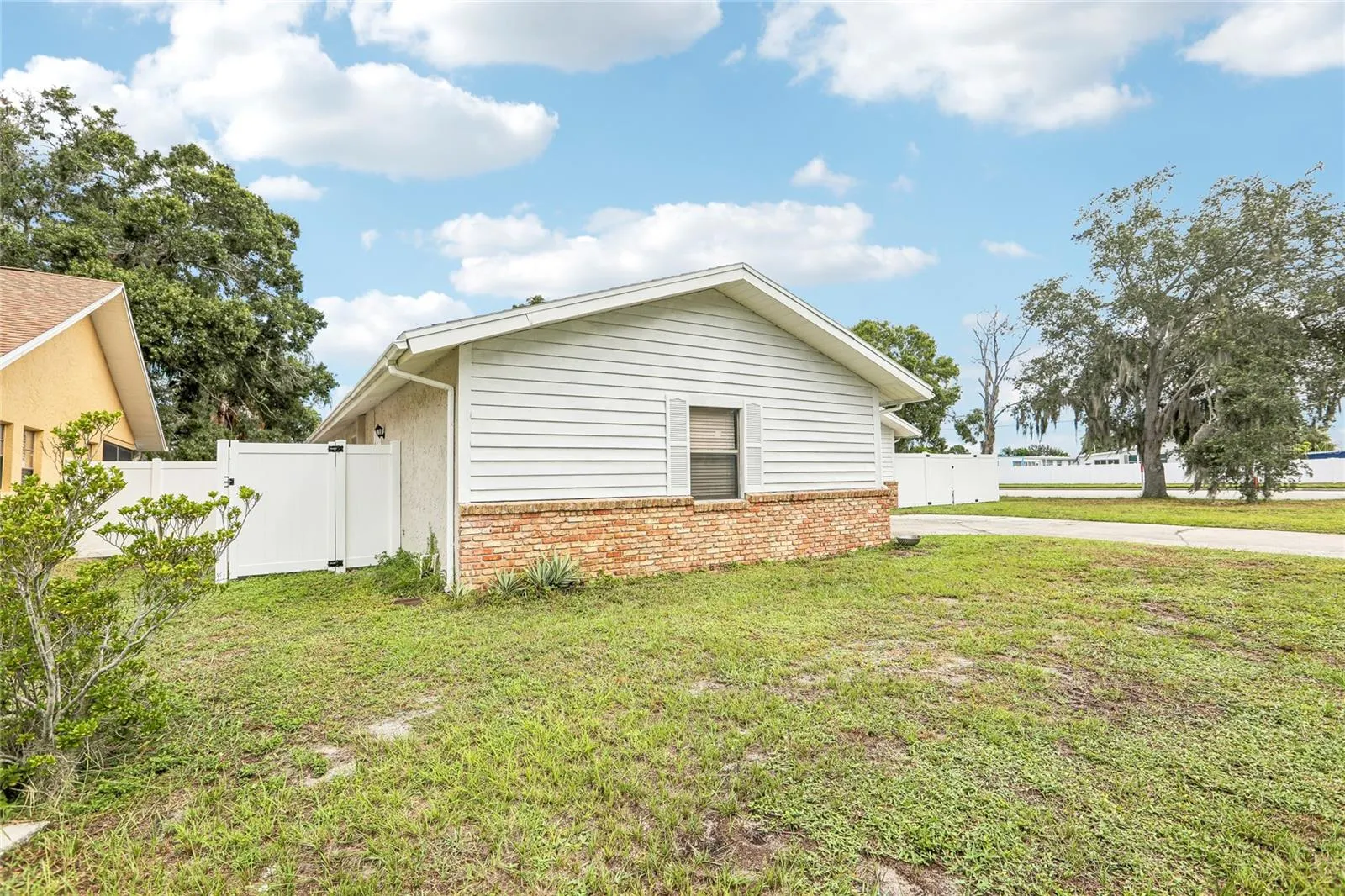700 13TH CT SW