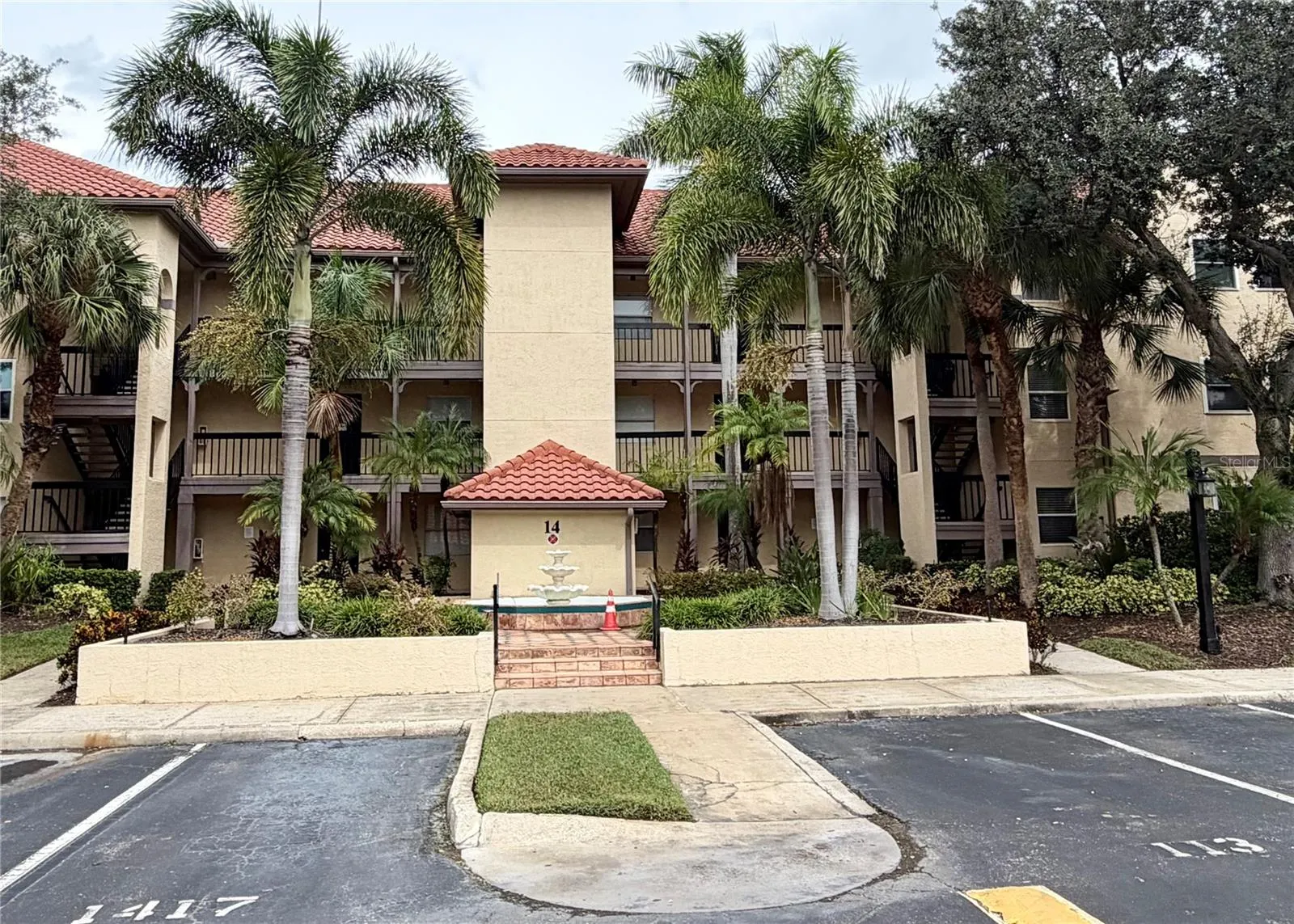 2400 FEATHER SOUND DR #1426 #1426