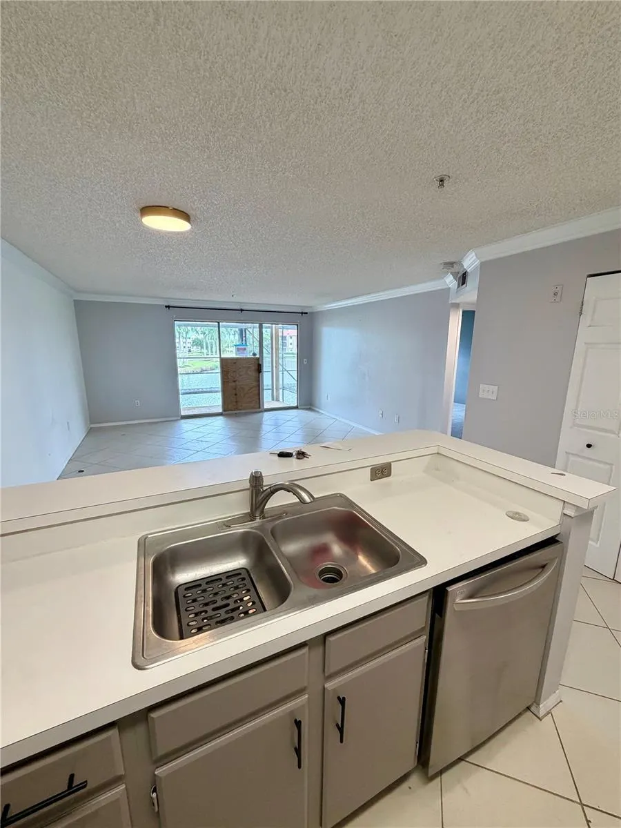 2400 FEATHER SOUND DR #1426 #1426