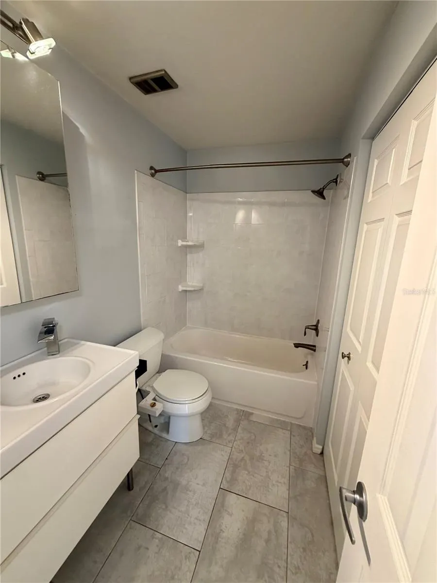 2400 FEATHER SOUND DR #1426 #1426