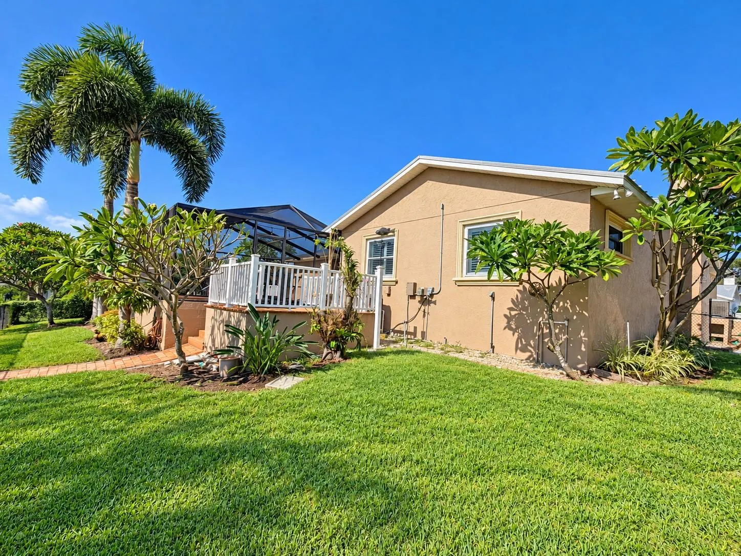 816 EAGLE LN