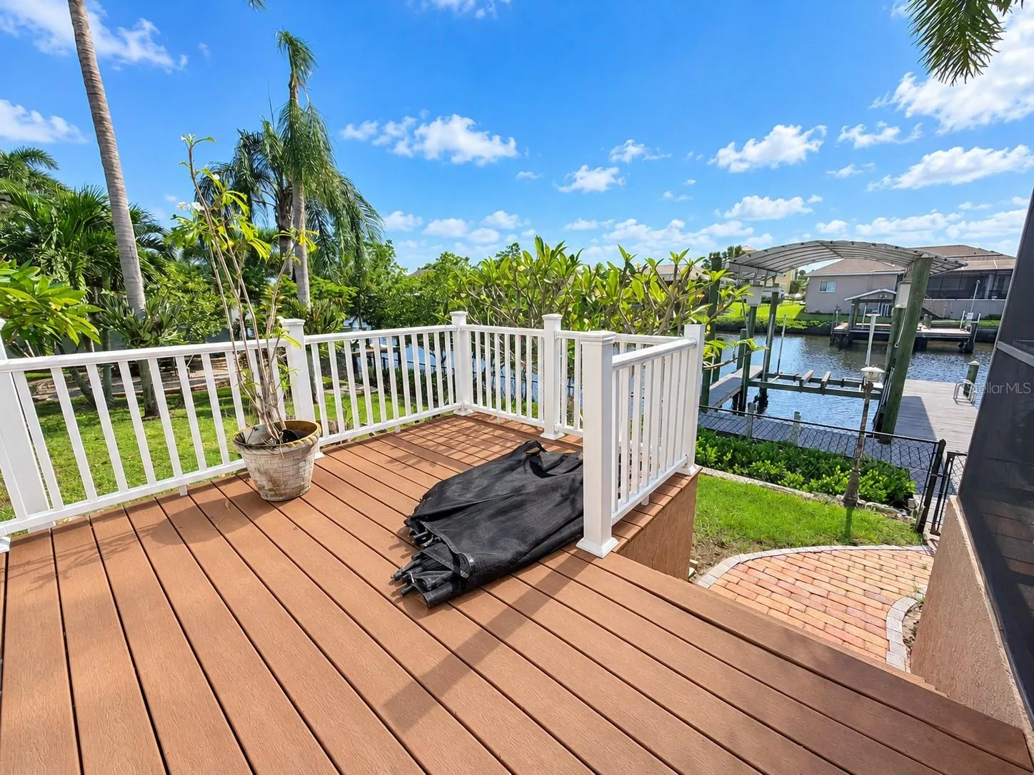 816 EAGLE LN