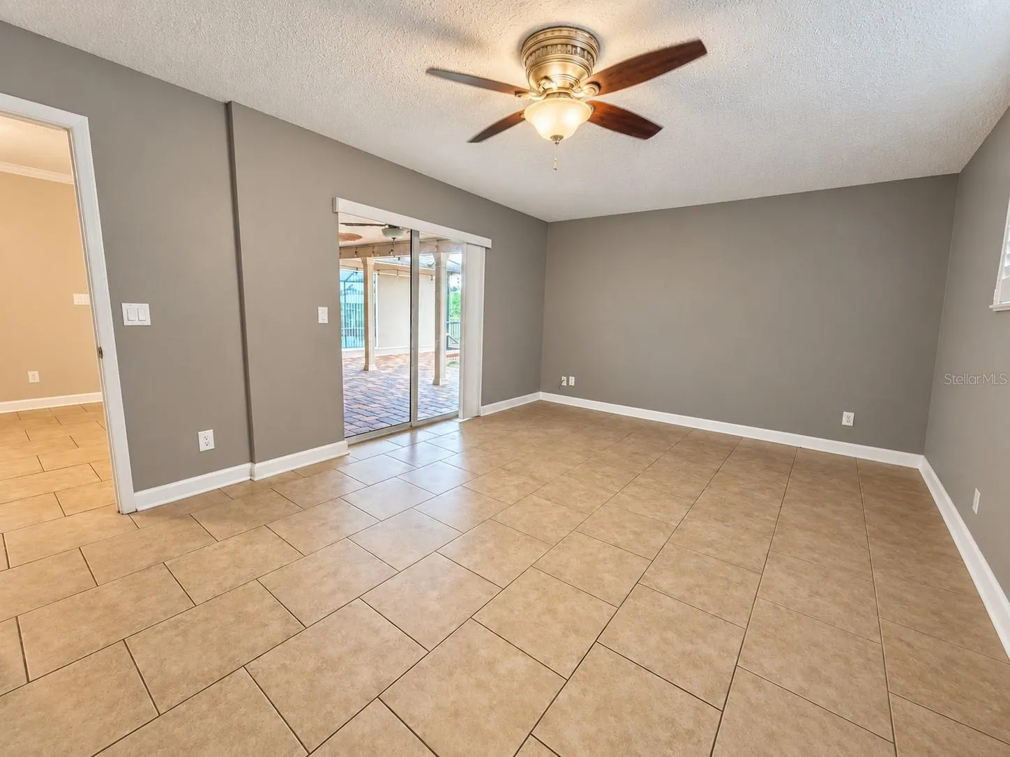 816 EAGLE LN
