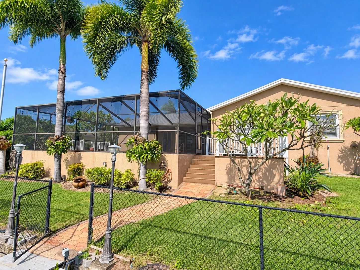 816 EAGLE LN