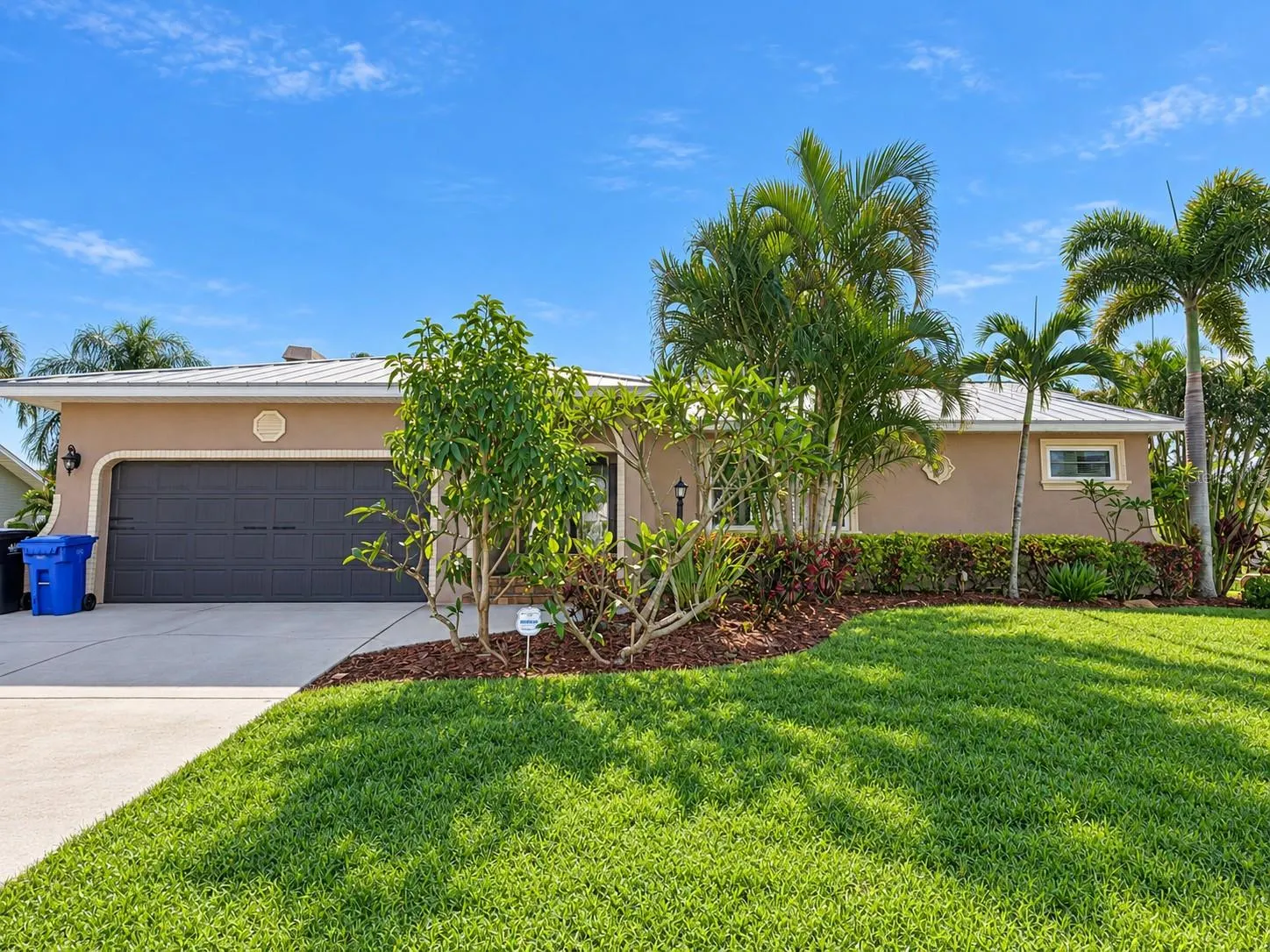 816 EAGLE LN