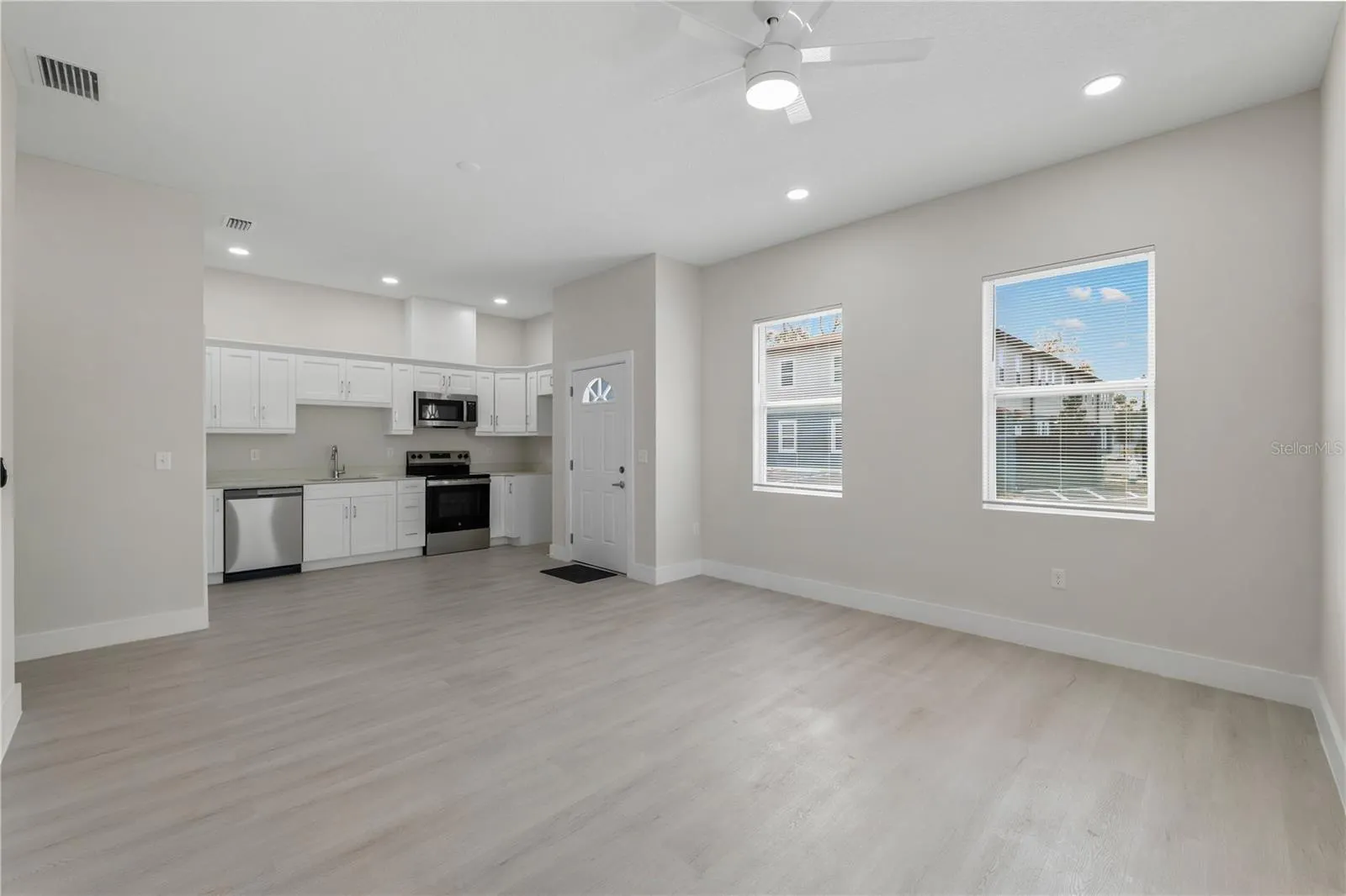 6976 BELLTREE CIR