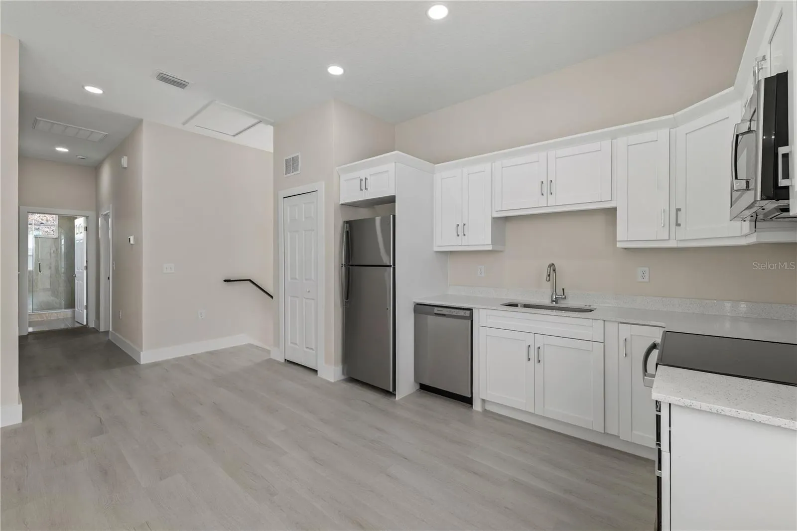 6976 BELLTREE CIR
