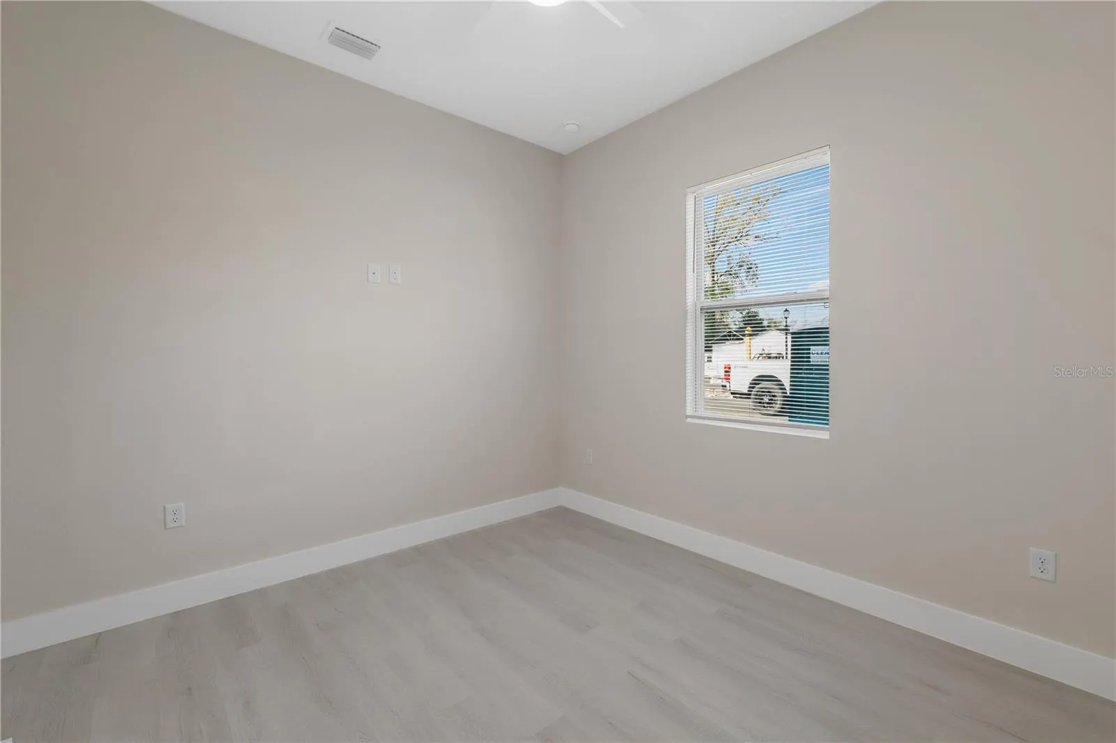 6976 BELLTREE CIR
