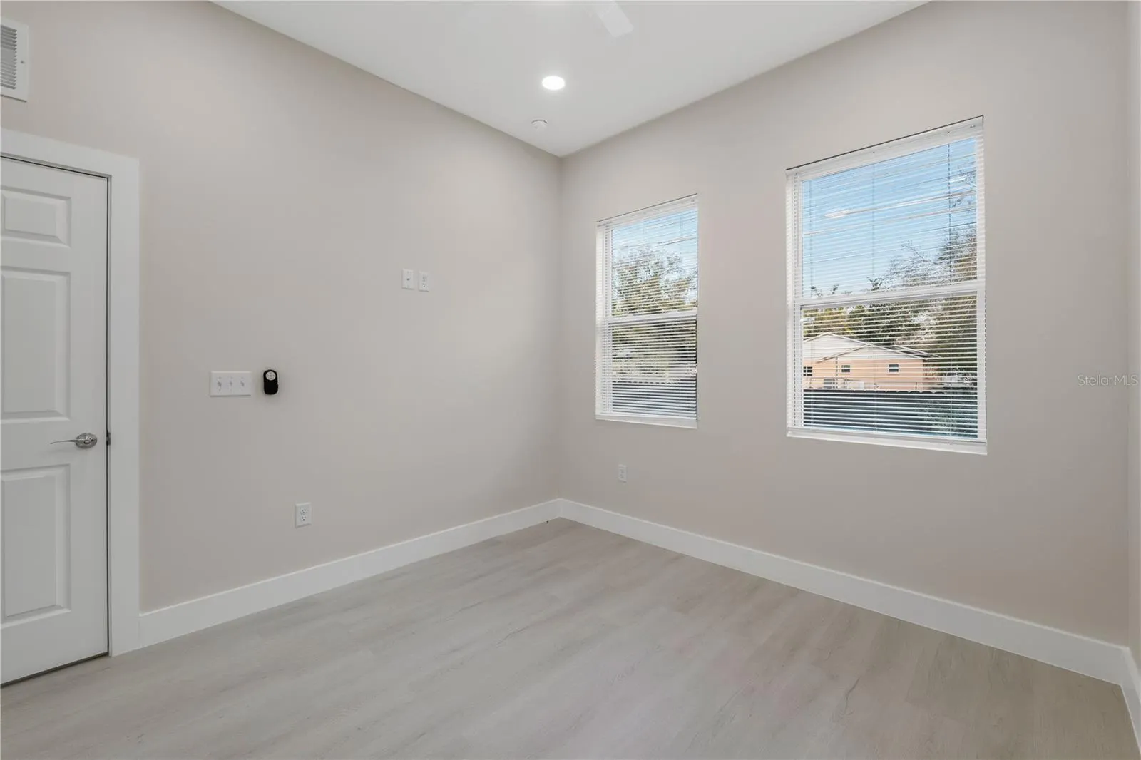 6976 BELLTREE CIR