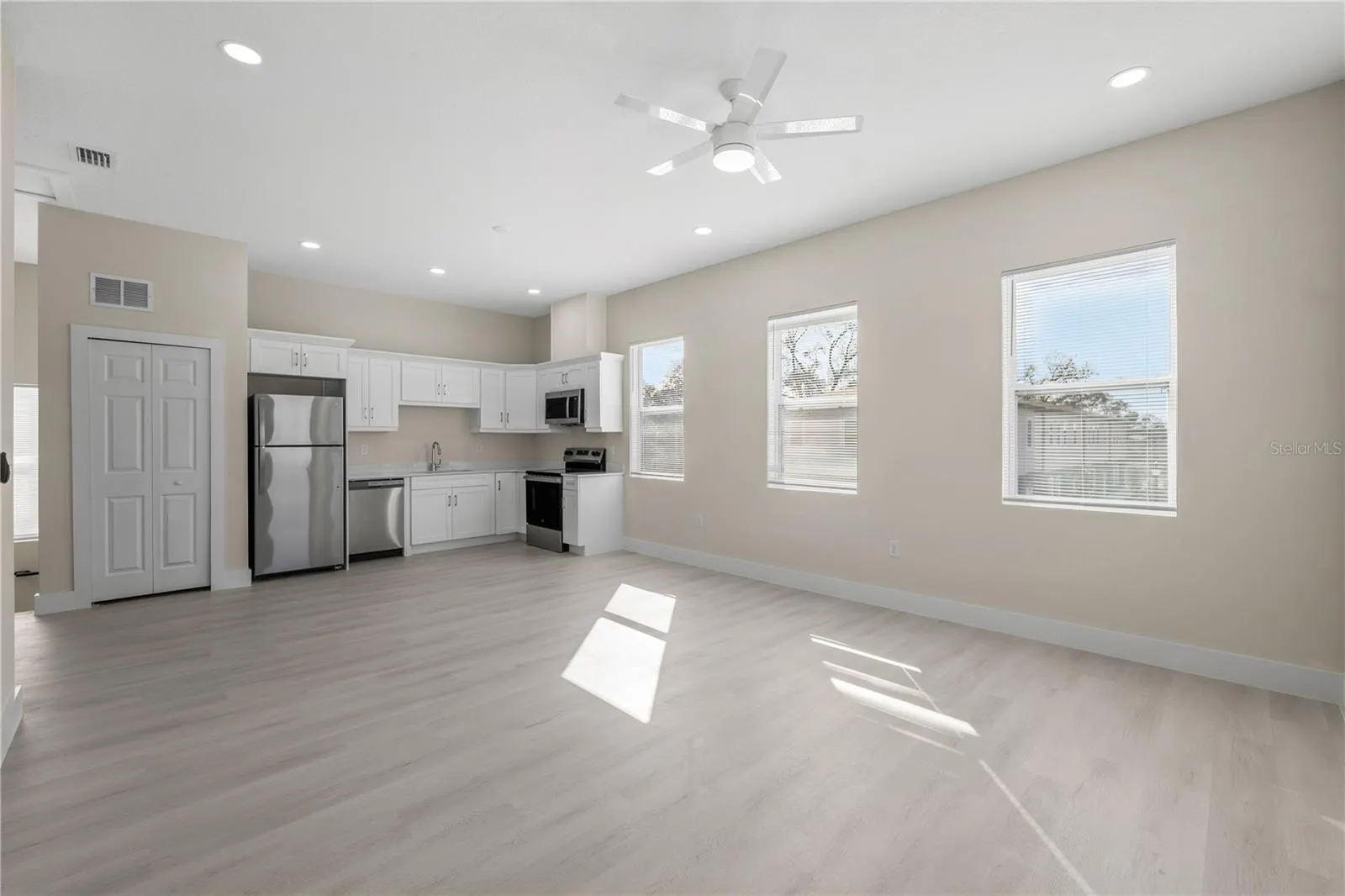 6976 BELLTREE CIR