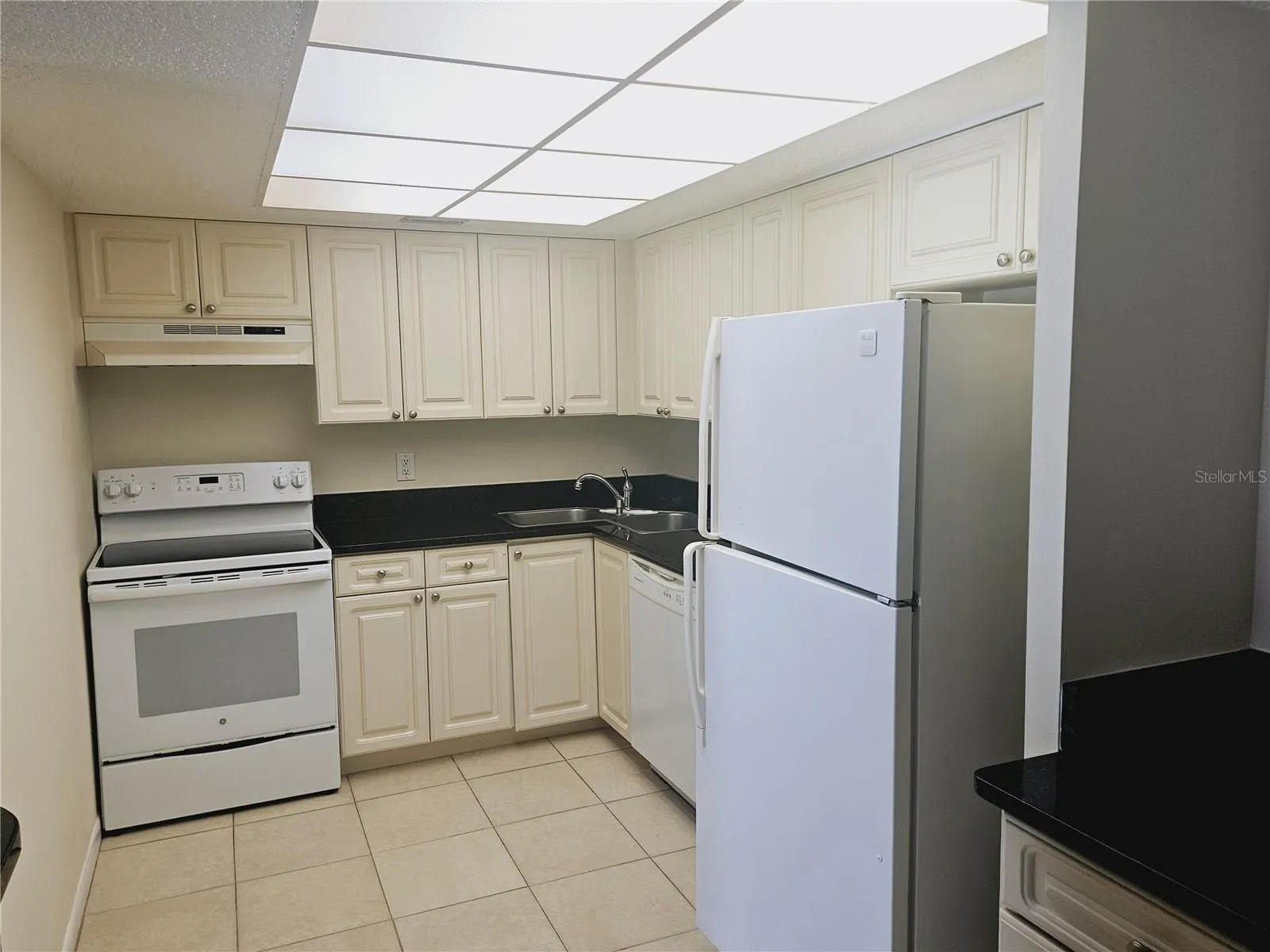 855 BAY WAY BLVD #806 #806