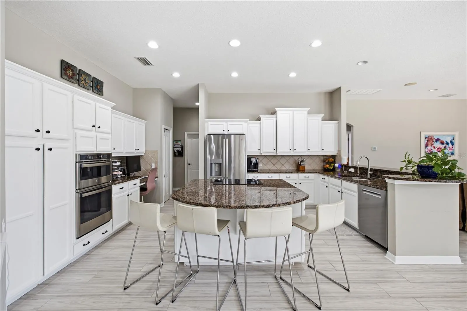 3905 SORREL VINE DR