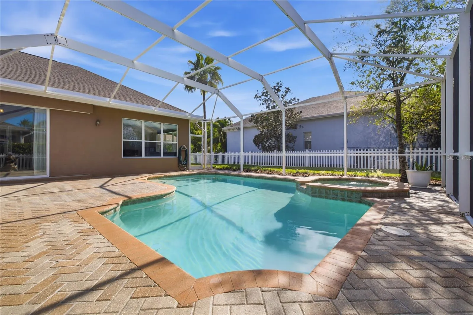 3905 SORREL VINE DR