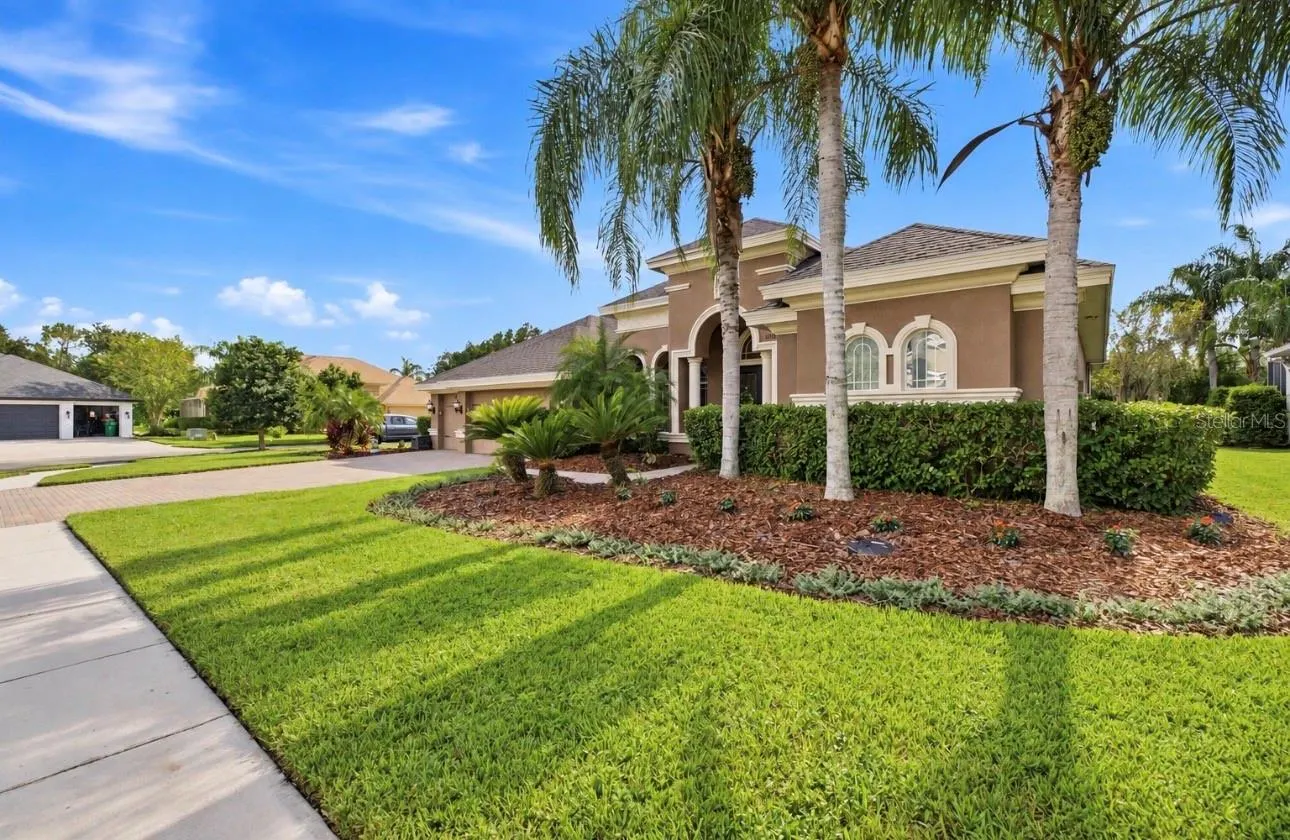 3905 SORREL VINE DR
