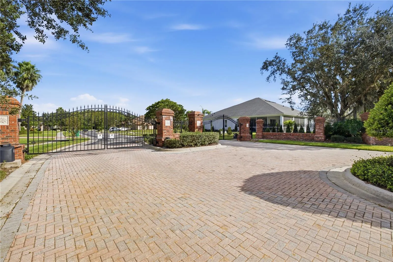 3905 SORREL VINE DR