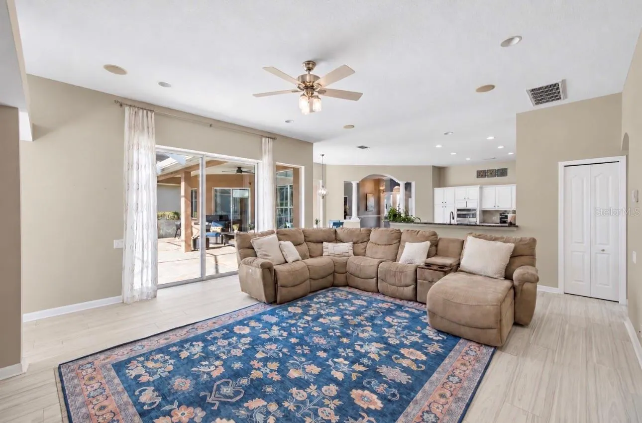 3905 SORREL VINE DR